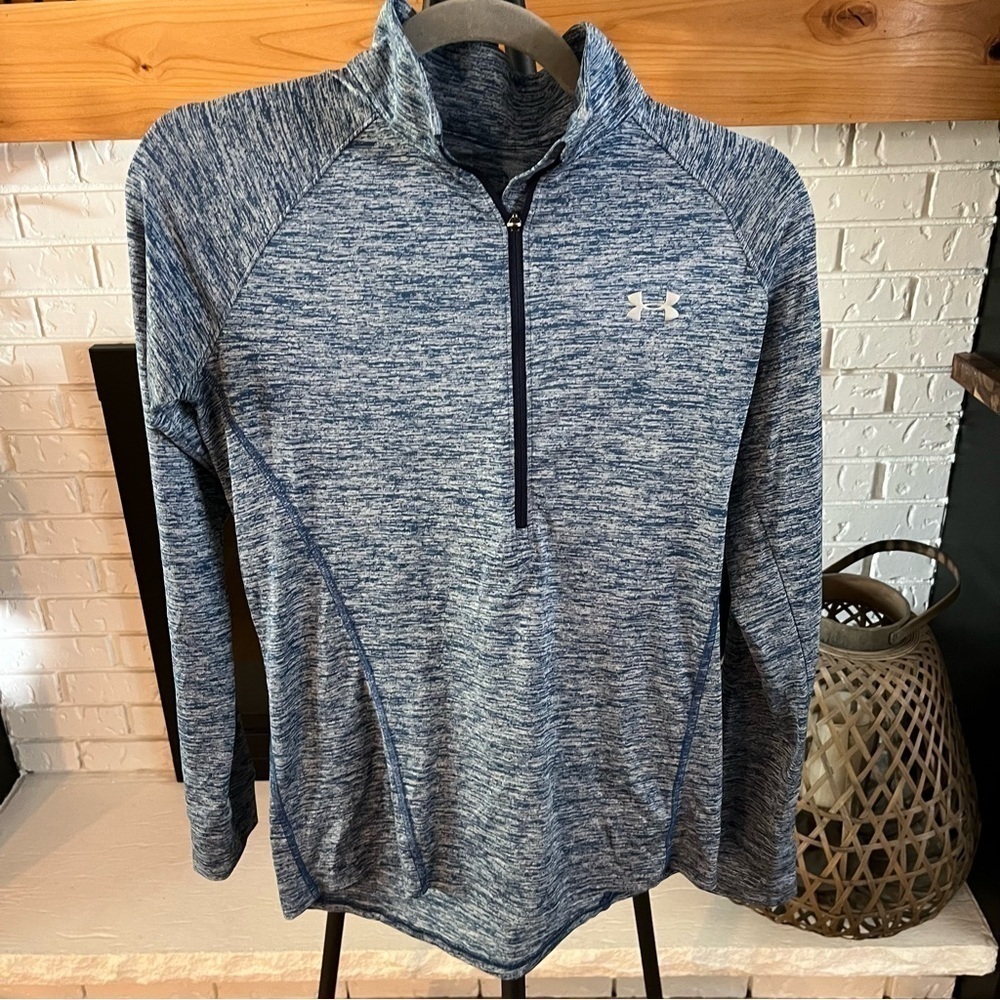 Under Armour Women’s Light-Weight 1/4 Zip Pull Over